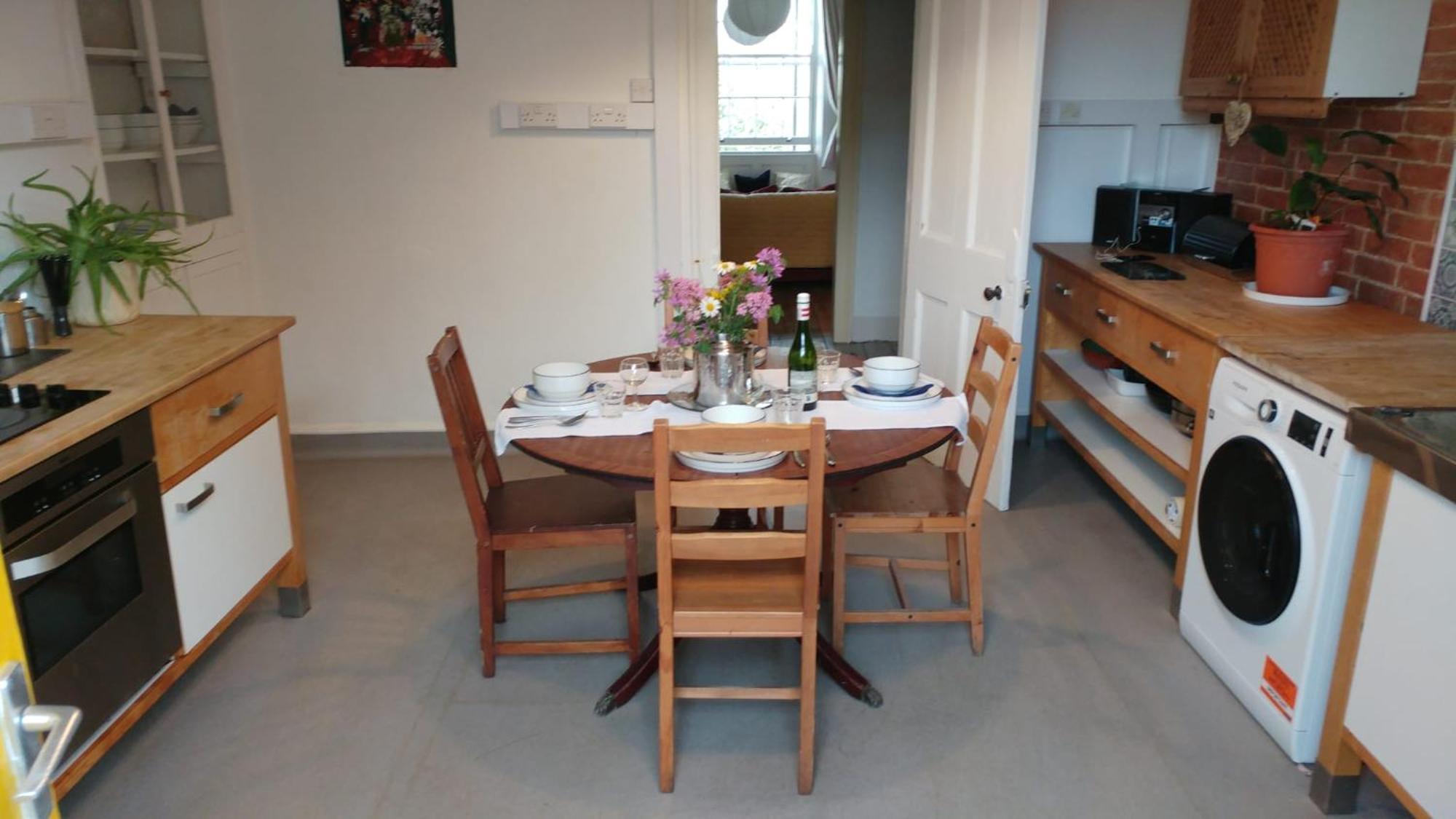 Tortilla Towers Bridport Luaran gambar